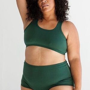 ARQ bra in dark green